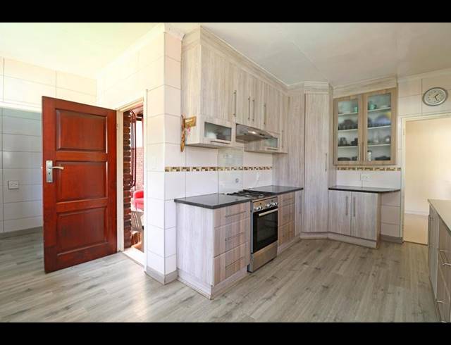 4 BEDROOM HOUSE FOR SALE IN DISCOVERY